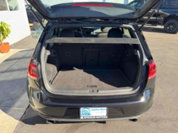 
										2017 Volkswagen Golf GTI SE full									