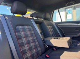 
										2017 Volkswagen Golf GTI SE full									