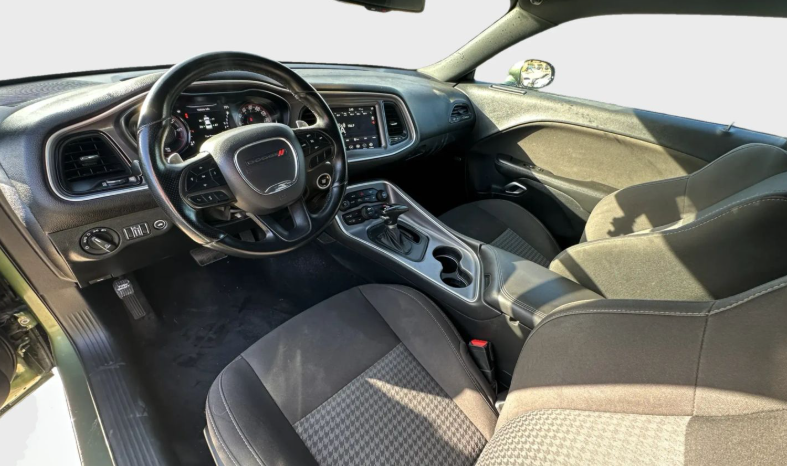 
								2020 Dodge Challenger full									