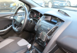 
										2018 Ford Focus ST full									