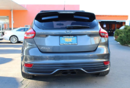 
										2018 Ford Focus ST full									