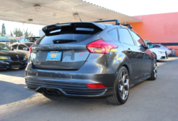 
										2018 Ford Focus ST full									