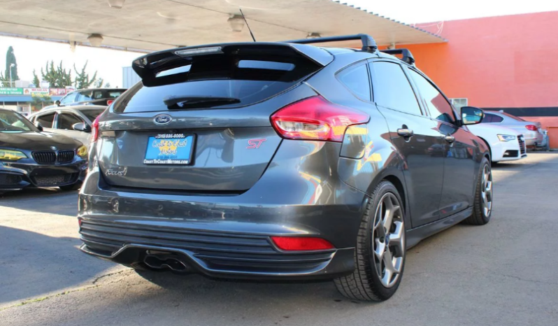 
								2018 Ford Focus ST full									