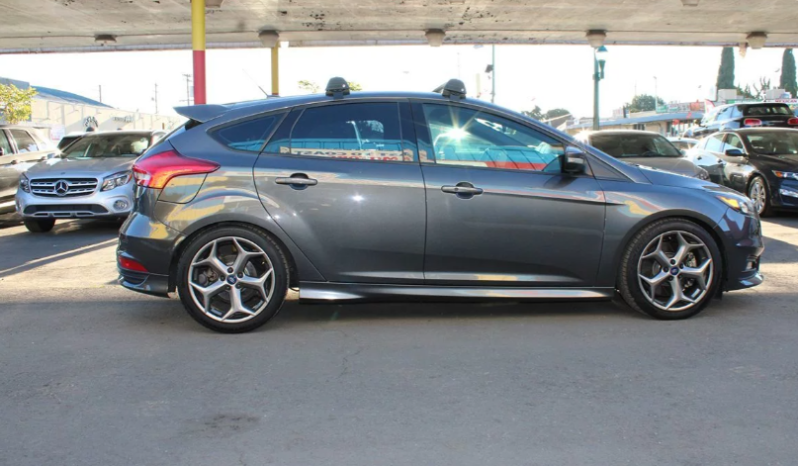 
								2018 Ford Focus ST full									