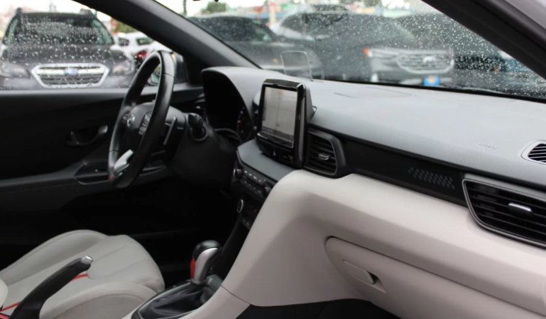 
								2020 Hyundai Veloster Turbo Ultimate full									