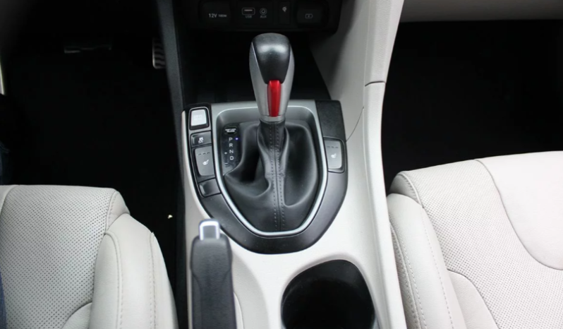 
								2020 Hyundai Veloster Turbo Ultimate full									