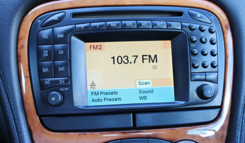 
								2004 Mercedes-Benz SL500 full									