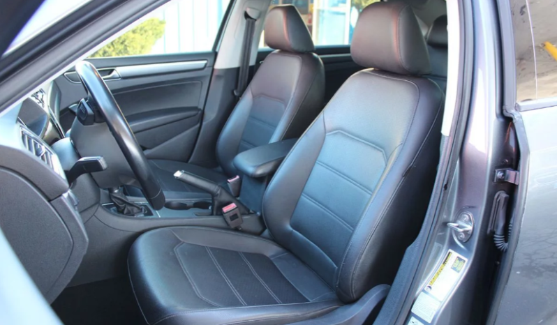 
								2018 Volkswagen Passat R-Line full									