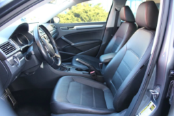 
										2018 Volkswagen Passat R-Line full									