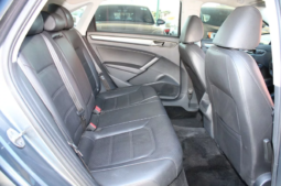 
										2018 Volkswagen Passat R-Line full									