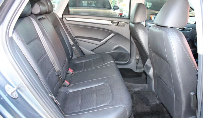 
								2018 Volkswagen Passat R-Line full									