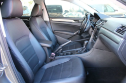 
										2018 Volkswagen Passat R-Line full									