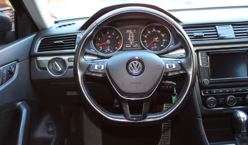 
								2018 Volkswagen Passat R-Line full									