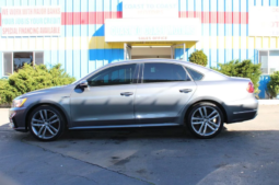 
										2018 Volkswagen Passat R-Line full									