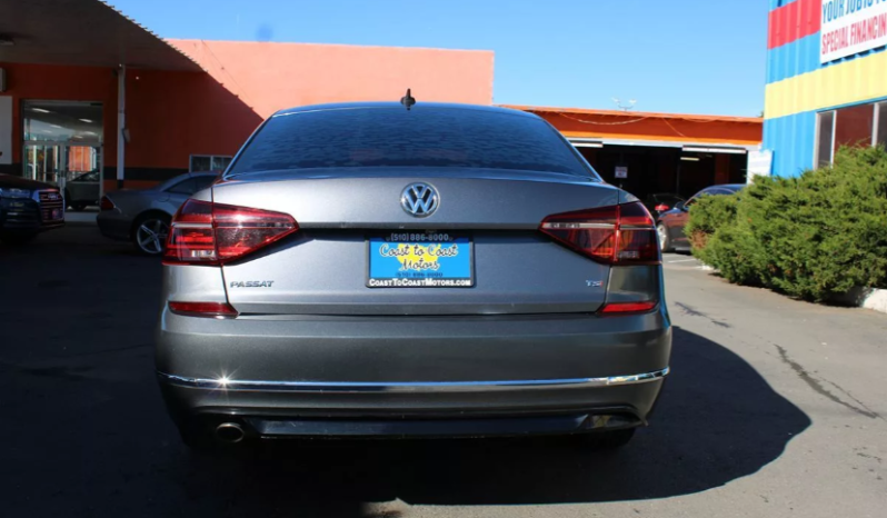 
								2018 Volkswagen Passat R-Line full									