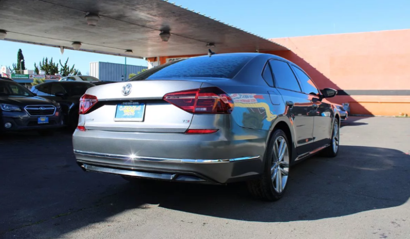 
								2018 Volkswagen Passat R-Line full									