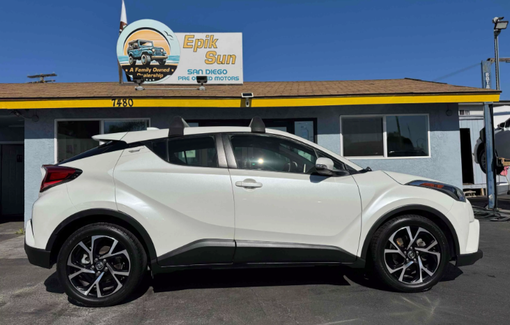 
								2019 Toyota C-HR XLE full									