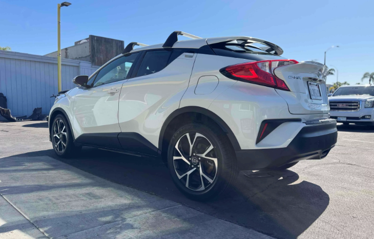 
								2019 Toyota C-HR XLE full									
