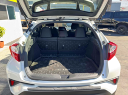 
										2019 Toyota C-HR XLE full									