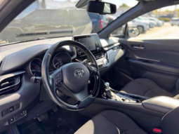 
										2019 Toyota C-HR XLE full									