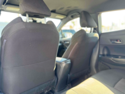 
										2019 Toyota C-HR XLE full									