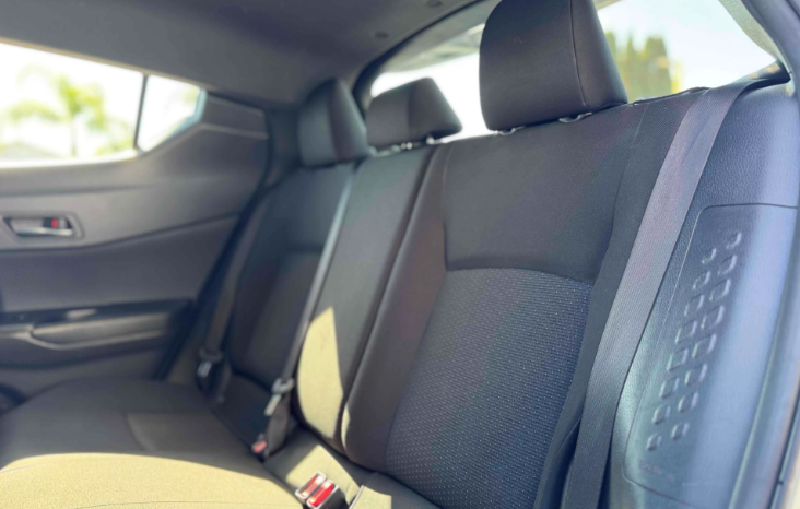 
								2019 Toyota C-HR XLE full									