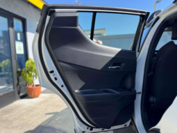 
										2019 Toyota C-HR XLE full									