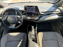 
										2019 Toyota C-HR XLE full									