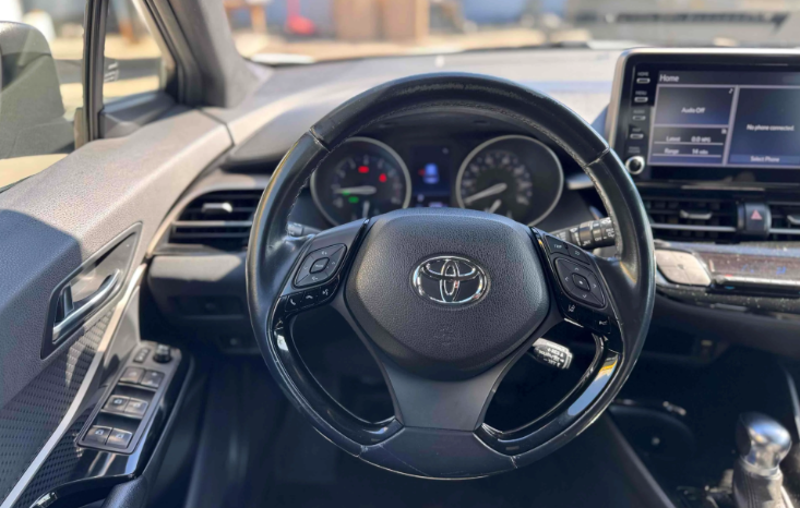 
								2019 Toyota C-HR XLE full									