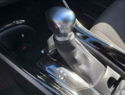 
										2019 Toyota C-HR XLE full									