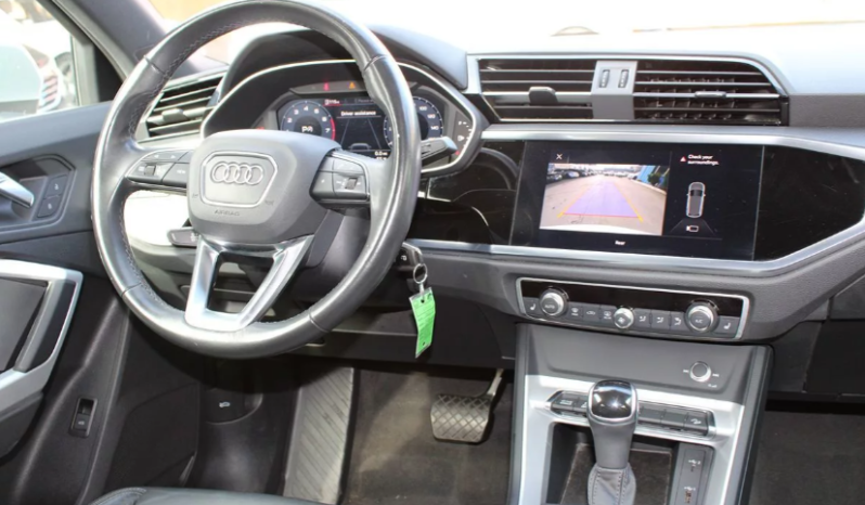 
								2021 Audi Q3 Premium full									