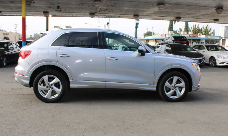 
								2021 Audi Q3 Premium full									