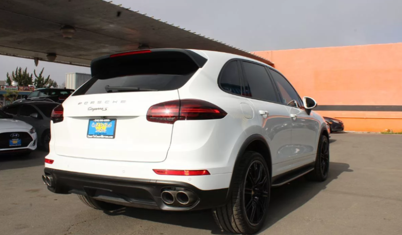
								2015 Porsche Cayenne S full									