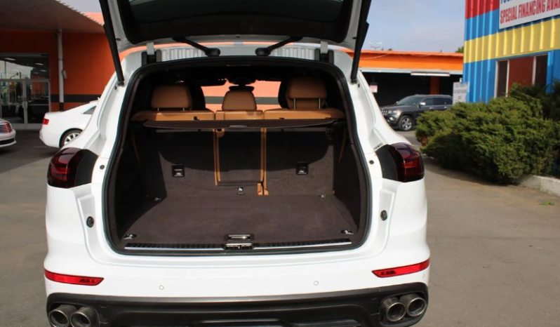 
								2015 Porsche Cayenne S full									
