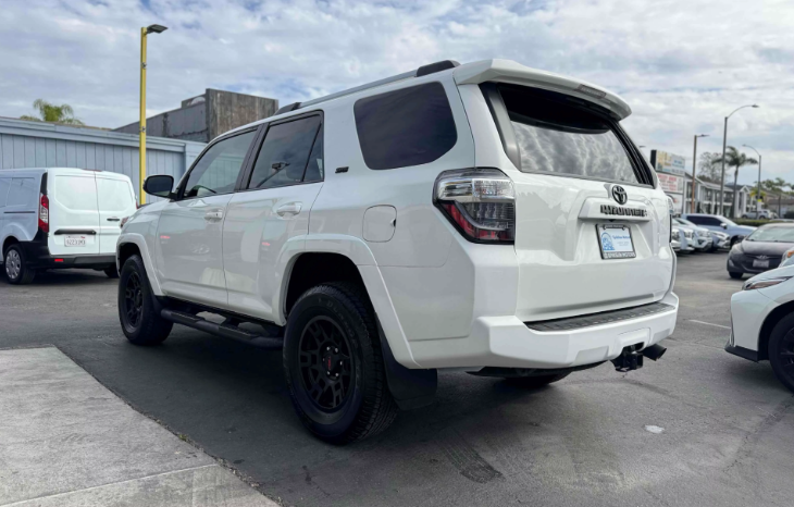 
								2020 Toyota 4Runner SR5 Premium full									
