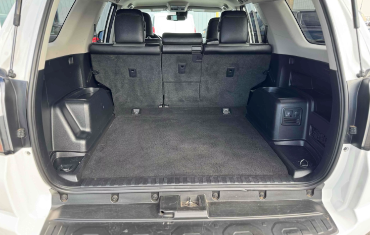 
								2020 Toyota 4Runner SR5 Premium full									