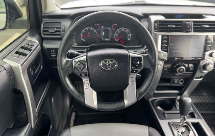 
								2020 Toyota 4Runner SR5 Premium full									
