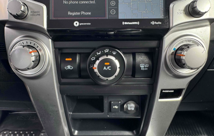 
								2020 Toyota 4Runner SR5 Premium full									