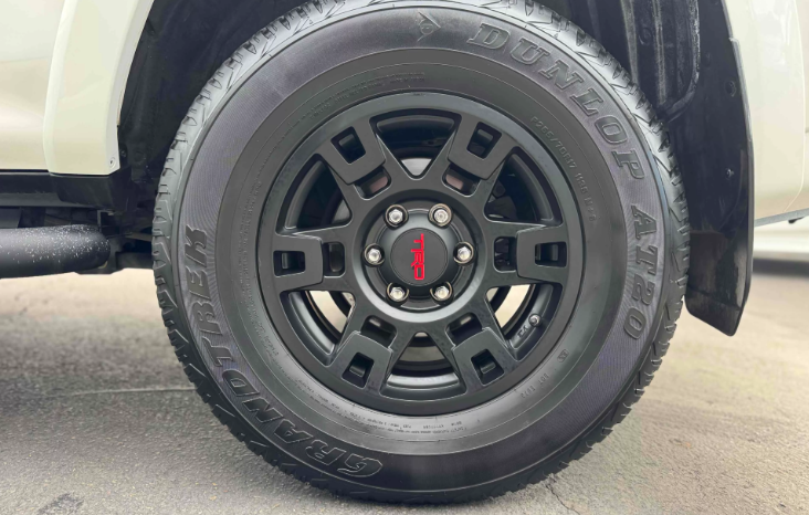 
								2020 Toyota 4Runner SR5 Premium full									