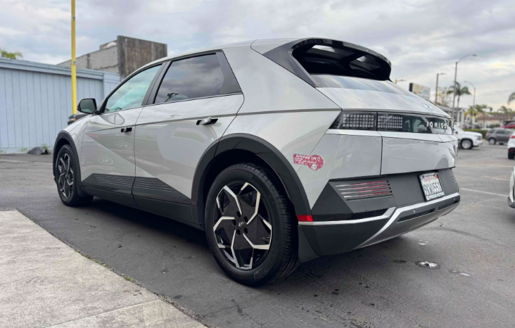 
								2024 Hyundai IONIQ 5 SEL full									