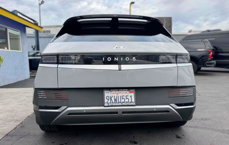 
								2024 Hyundai IONIQ 5 SEL full									